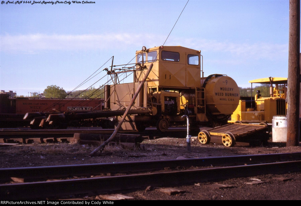 Milwaukee Road Weed Burner 11